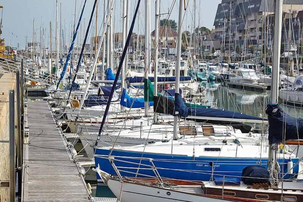 Studio 24 - Coucher De Soleil & Vue Mer Courseulles-sur-Mer Exterior foto