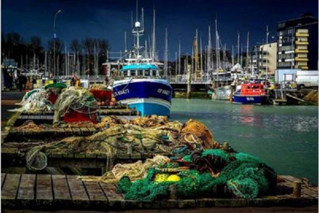 Studio 24 - Coucher De Soleil & Vue Mer Courseulles-sur-Mer Exterior foto