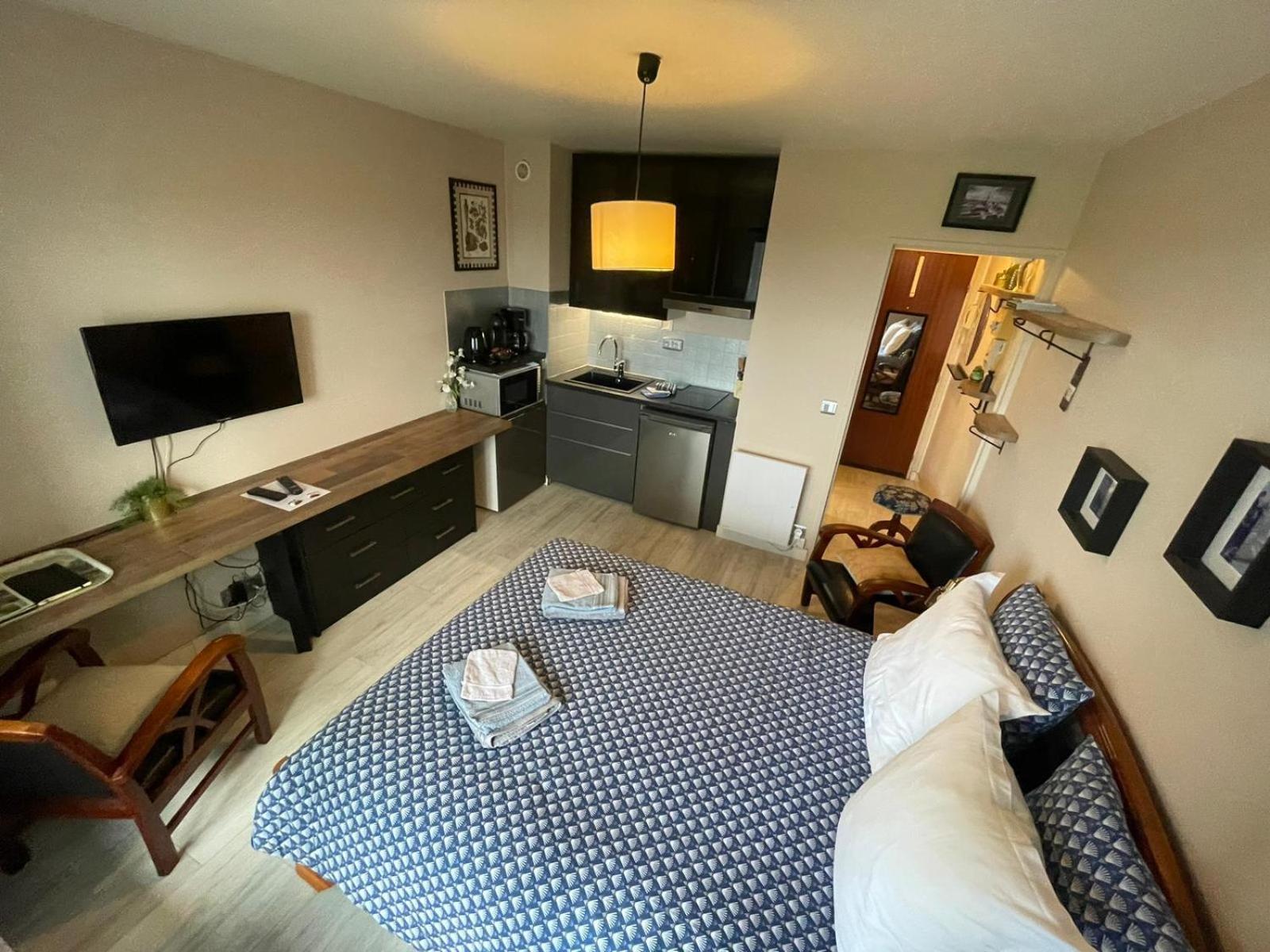 Studio 24 - Coucher De Soleil & Vue Mer Courseulles-sur-Mer Exterior foto